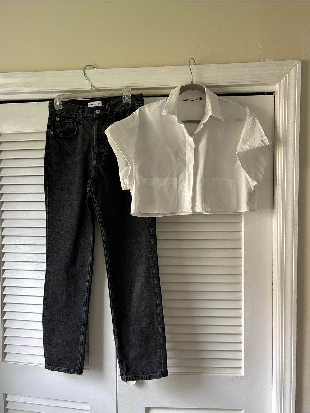 Zara White Cropped Button-Up Blouse